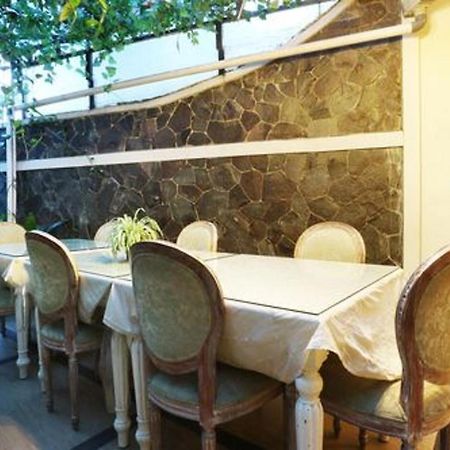 La Nostalgie Boutique Guest House Bandung Exterior foto